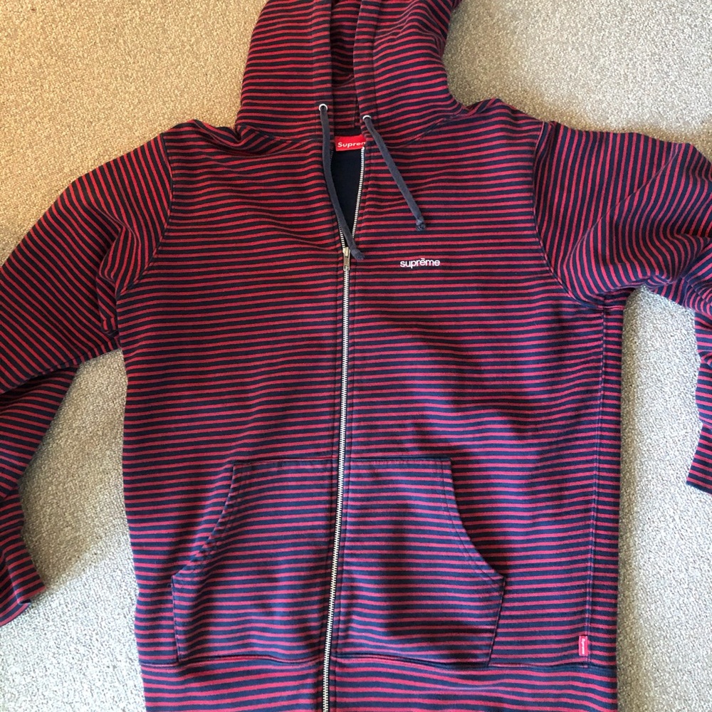 Supreme hoodie